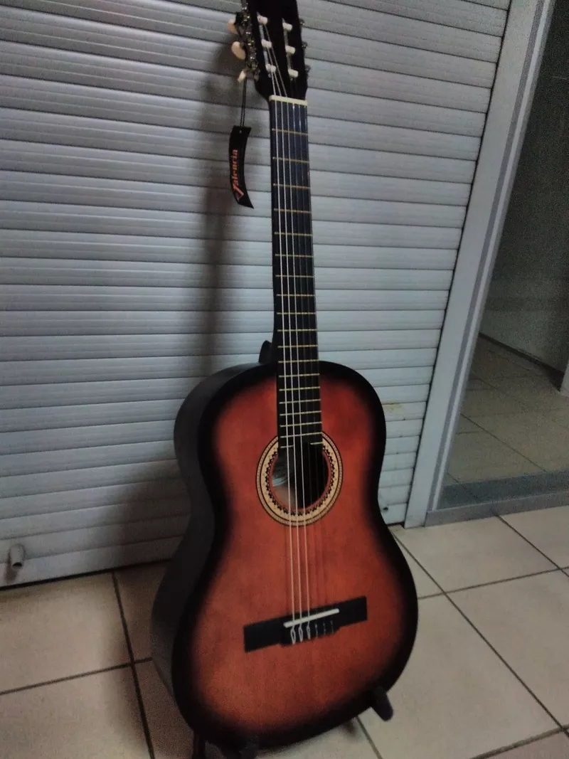 Классическая гитара Valencia VC-204 санбёрст